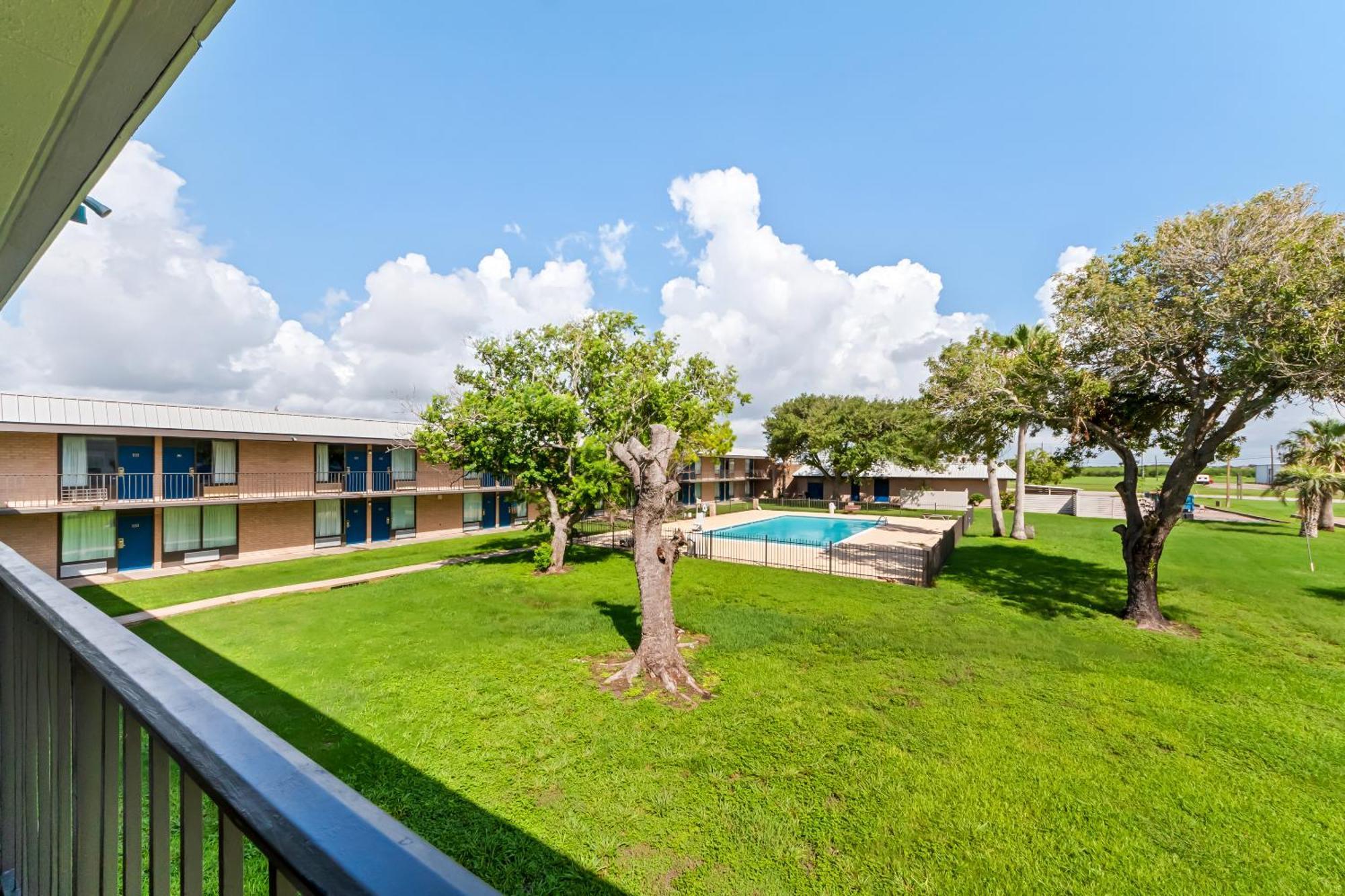 Motel 6 Port Lavaca, Tx Екстериор снимка